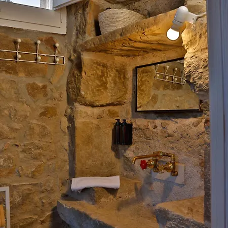 Llach 1560